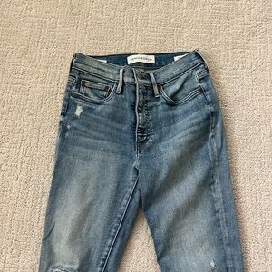 Aritzia Denim Forum’s Nico Mid Rise Skinny Crop Jeans